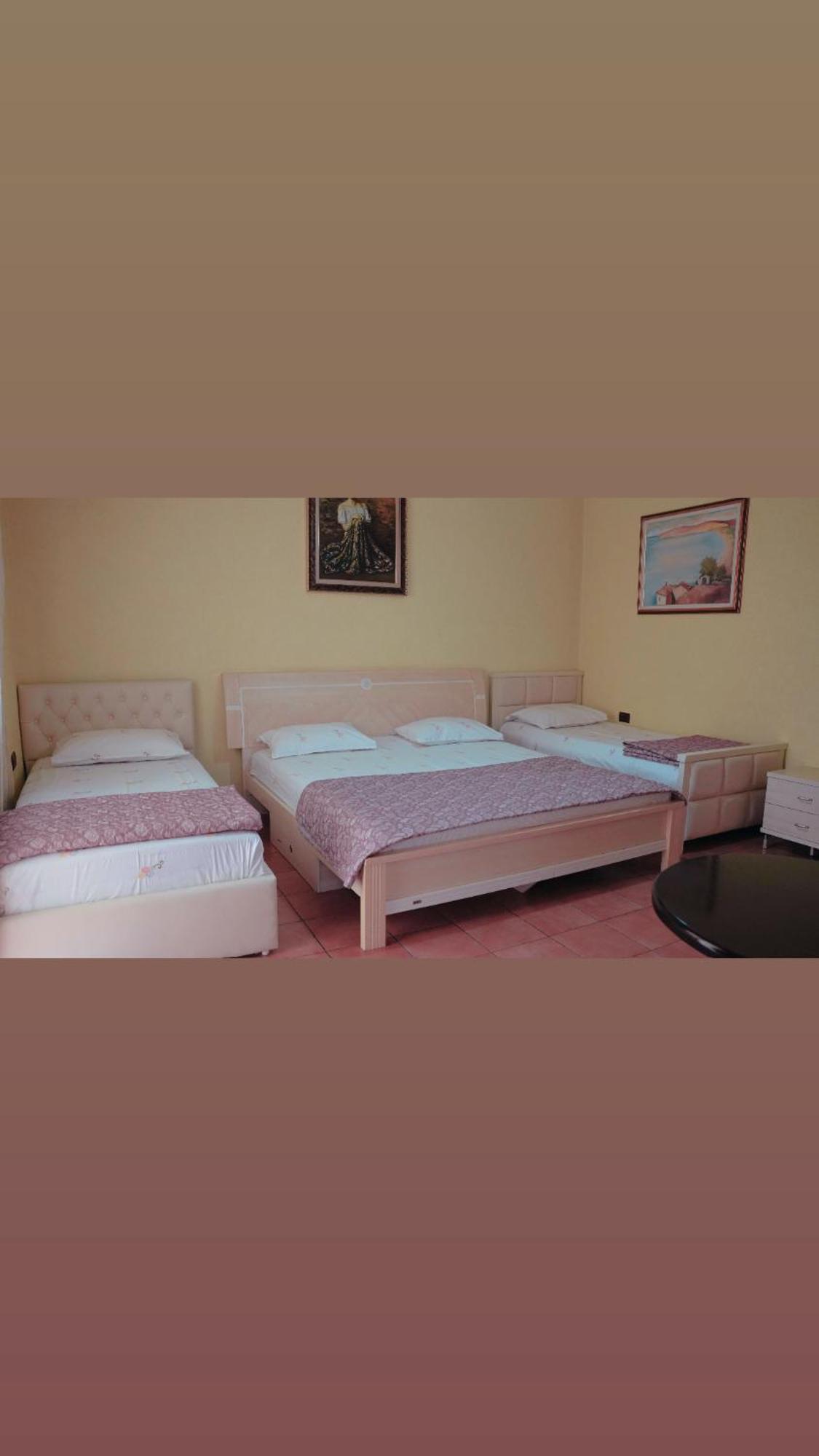 Alen Bar Hotel Тирана Екстериор снимка