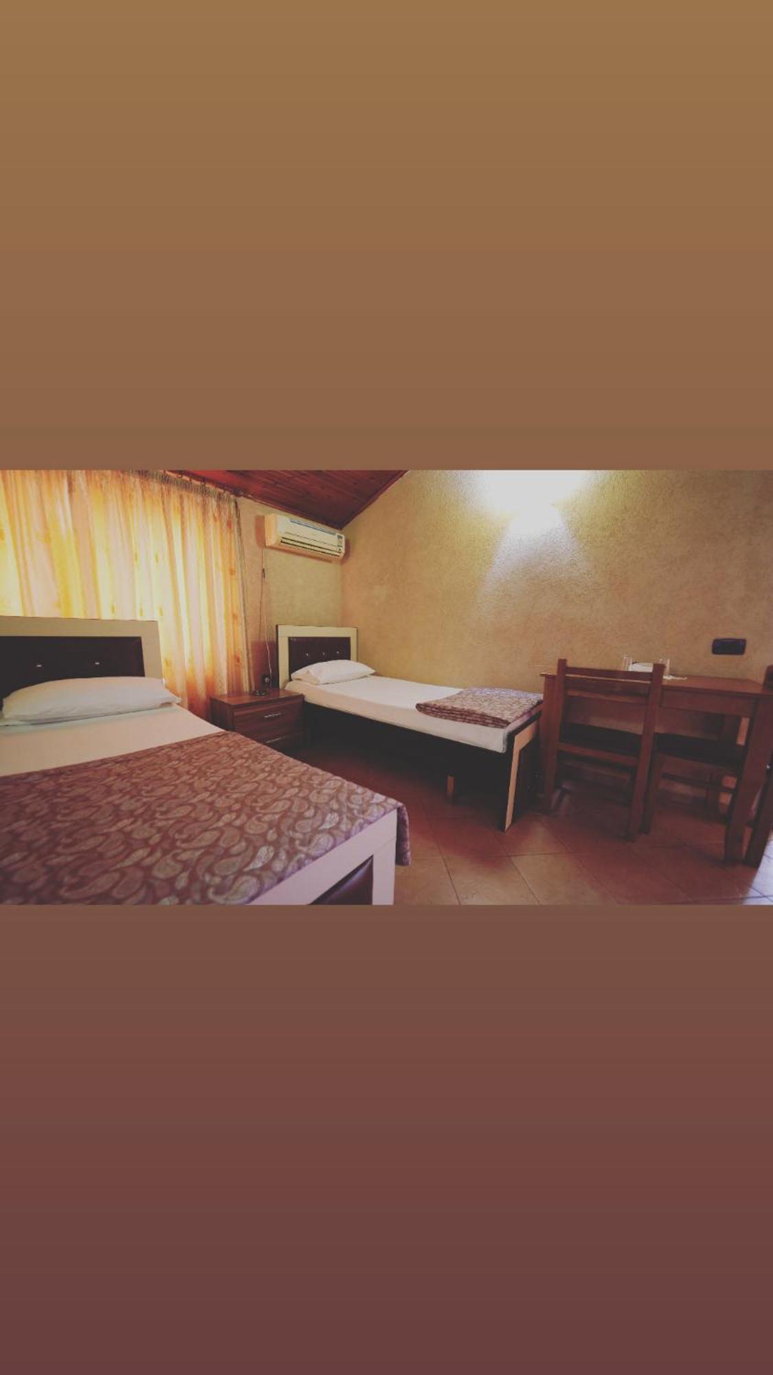 Alen Bar Hotel Тирана Екстериор снимка