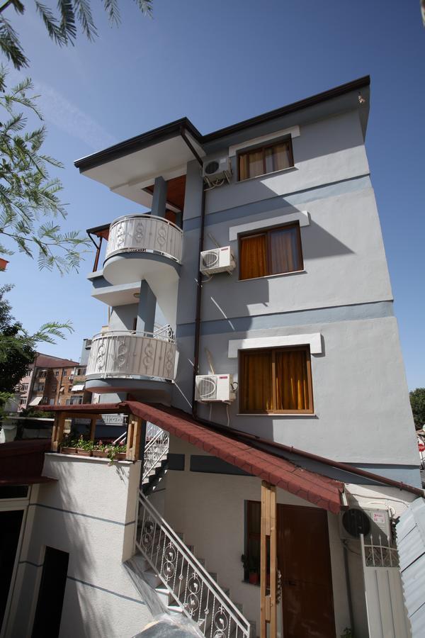 Alen Bar Hotel Тирана Екстериор снимка