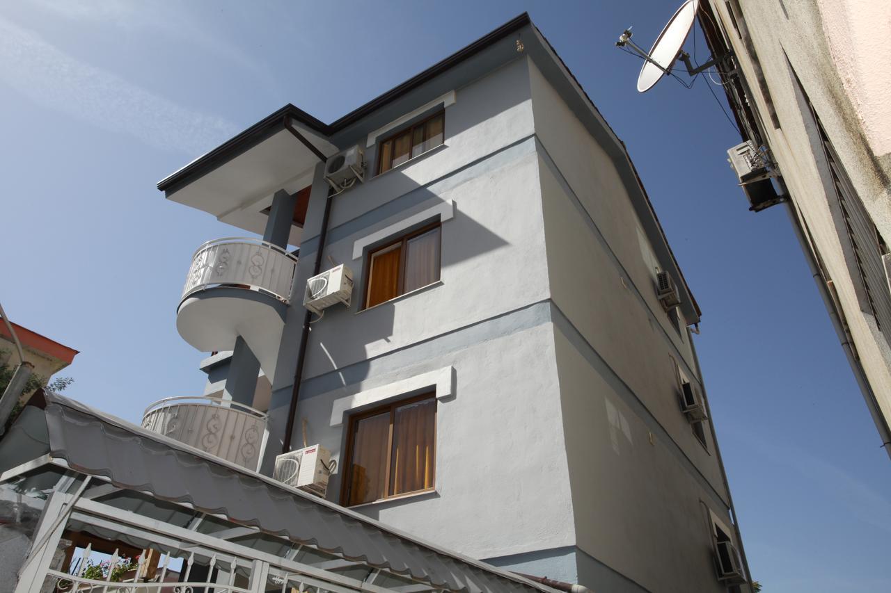 Alen Bar Hotel Тирана Екстериор снимка